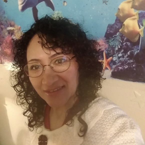 Meet your Posher, Blanca - Picture 3 of 8